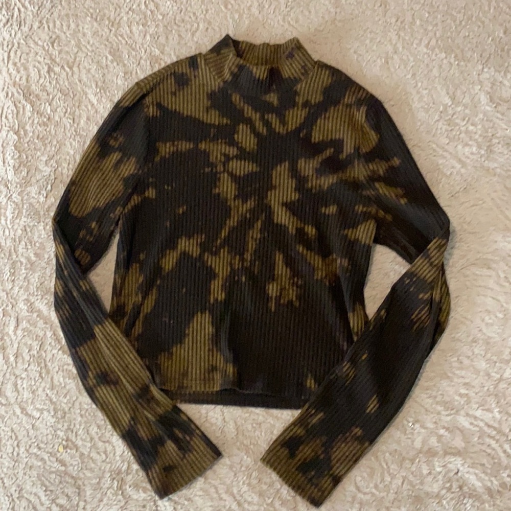 Turtle neck crop top